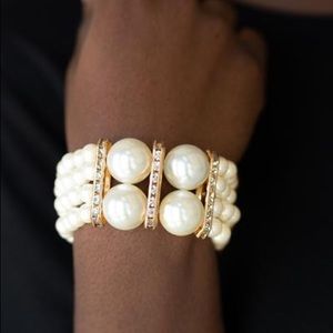 NEW |Hypoallergenic Gold Rhinestone Pearl Bracelet